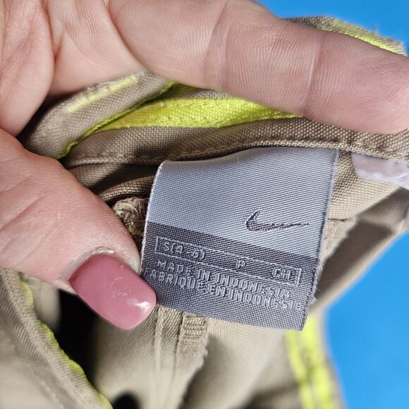 Nike Womens Bermuda Golf Shorts Size 4 Zip Pockets Zig Zag Stitch Dri Fit Classy - Picture 3 of 13